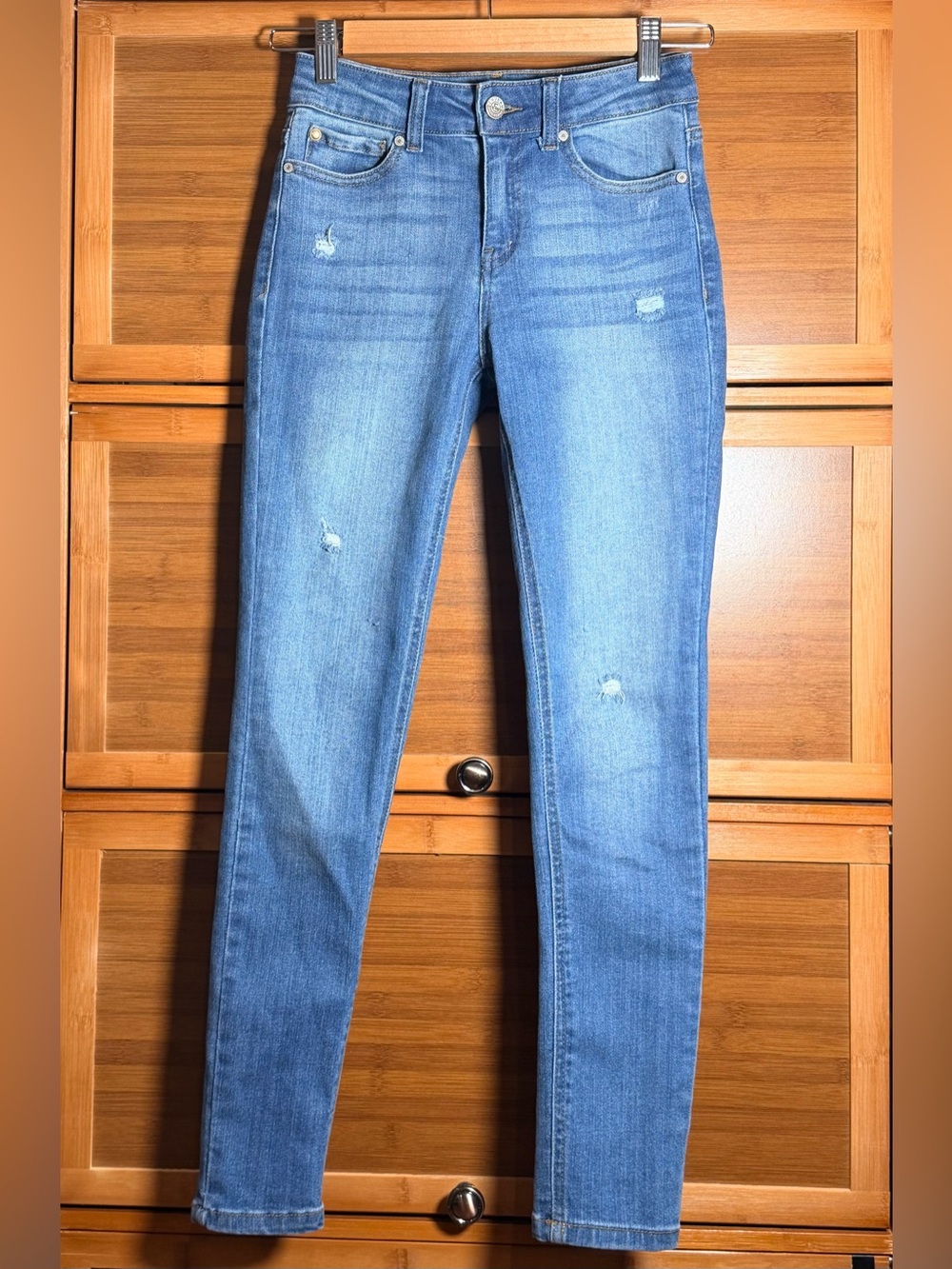 Women's Skinny Jeans in Light Blue Denim